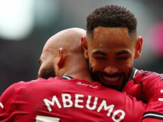 Man Utd zhodil zo mzdy 14 MILIÓNOV £ napriek tomu, že uzavrel päť prevodov Bryan Mbeumo z Manchestru Utd oslavuje, keď skóroval na 0:1 počas zápasu Premier League medzi Tottenhamom Hotspur a Manchestrom United.