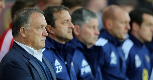 Dick Advocaat sa pozerá