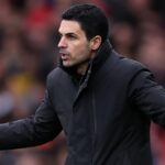 Hlavný tréner Wigan Athletic Ryan Lowe sleduje zápas Sky Bet League One medzi Northampton Town FC a Wigan Athletic FC.