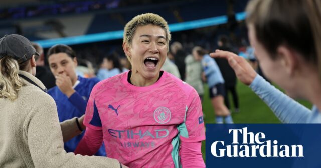 Manchester City oslavuje víťazstvo nad Chelsea vo WSL