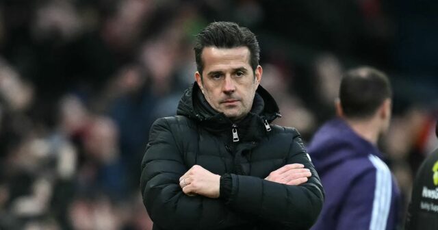 Marco Silva zabil rozhodcu po tom, čo kontroverzné rozhodnutie VAR Marco Silva reaguje na záver prehry svojho tímu v zápase anglickej futbalovej Premier League medzi Manchestrom United a Fulhamom