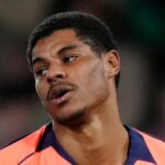 Barcelončan Marcus Rashford reaguje počas futbalového zápasu španielskej La Ligy medzi Elche a Barcelonou