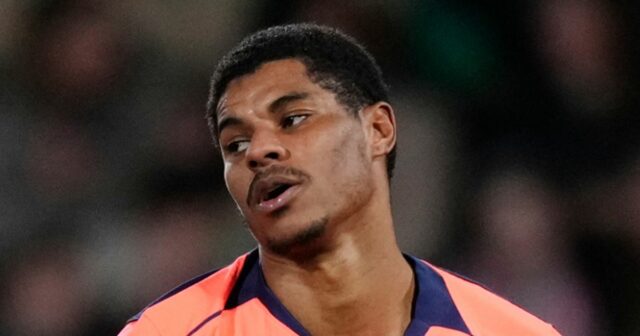 Marcus Rashford čelí nepríjemnému rozhovoru s Man Utd, ak si Barcelončan Marcus Rashford reaguje počas futbalového zápasu španielskej La Ligy medzi Elche a Barcelonou