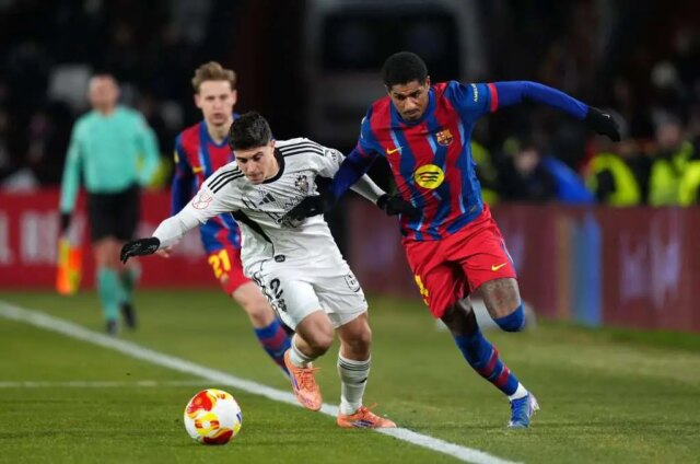 Marcus Rashford sa po súboji o Albacete pripojil k Lamine Marcus Rashford sa po súboji o Albacete pripojil k Lamine v exkluzívnom klube Barcelony