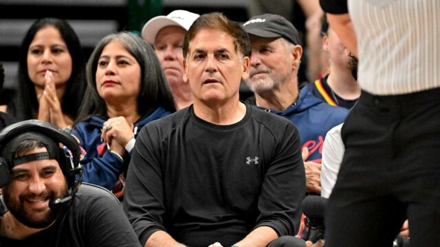 Mark Cuban hovorí, že NBA by mala „prijať tankovanie“ Mark Cuban hovorí, že NBA by mala „prijať tankovanie“