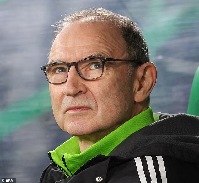 Martin O'Neill nebude potláčať hnev fanúšikov Celticu papagájovaním nezmyslov Rossa Martin O'Neill tvrdí, že Celtic zanechávajú kluby, ktoré môžu minúť 80 miliónov libier za hráča