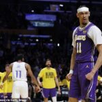 Maskot Washington Wizards, do ktorého strčila hviezda LA Lakers Jaxson Hayes, sa v šokujúcom zvrate k tejto bizarnej skúške postavil ako právnik.