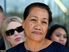 Matka vychádzajúcej hviezdy NRL Keitha Titmussa potvrdzuje, prečo jej rodina vedie súdnu žalobu proti Orliakom morským – „chce spravodlivosť“ Lafo Titmuss, matka Keitha Titmussa, hovorí, že jej syn by mal byť stále nažive, pretože ona hľadá „spravodlivosť pre našu rodinu“ tým, že podnikne právne kroky proti klubu NRL.