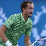 Medvedev vyhral titul v Dubaji, keď Griekspoor odstúpil