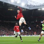 Michael Carrick musí nájsť odpoveď na hroziaci problém, keď Man Utd prežije šok z Fulhamu