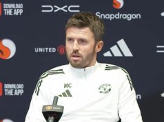 Michael Carrick reaguje na imigračné vyčíňanie Jima Ratcliffa, keď sa objavia najhoršie obavy Man Utd Michael Carrick na tlačovej konferencii