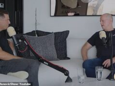 Michael Maguire nadvihol veko toho, ako sa vyrovnal s incidentom Ezry Mama, ktorý jazdil pod vplyvom drog, len niekoľko týždňov po jeho novej úlohe v Broncos Michael Maguire (na obrázku vpravo od Karla Stefanoviča) otvoril svoje rozprávanie o tom, ako sa vyrovnal s kriminálnou situáciou Ezru Mama len niekoľko týždňov po jeho pôsobení ako tréner Brisbane Broncos.