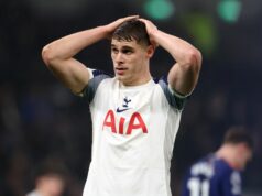 Micky van de Ven odhaľuje úprimné myšlienky o Igorovi Tudorovi ako jasný cieľ Tottenhamu Micky van de Ven z Tottenhamu Hotspur reaguje počas zápasu Premier League medzi Tottenham Hotspur a Newcastle United na štadióne Tottenham Hotspur 10. februára 2026 v Londýne v Anglicku.