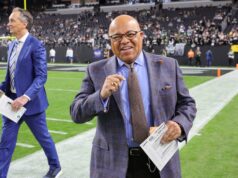 Mike Tirico z NBC pripravený na svoj olympijský výkon v Super Bowle Mike Tirico z NBC pripravený na svoj olympijský výkon v Super Bowle