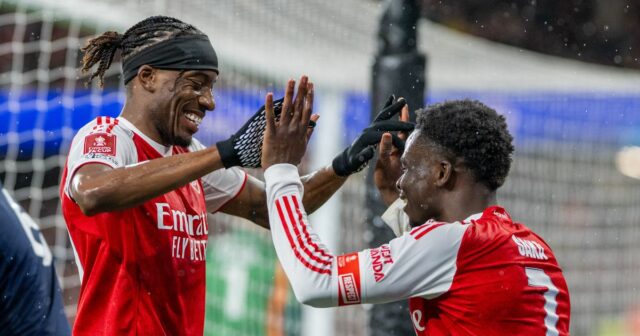 Bukayo Saka a Noni Madueke hrali na ihrisku súčasne pri víťazstve Arsenalu nad Wiganom Athletic v FA Cupe