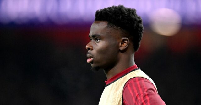 Mikel Arteta poskytuje Bukayovi Sakovi náznak návratu zranenia, keď sa Bukayo Saka