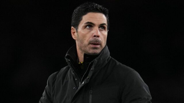 Mikel Arteta požaduje väčšiu bezpečnosť po tom, čo sa fanúšikom Mikel Arteta požaduje väčšiu bezpečnosť po tom, čo sa fanúšikom klipu ignorujúci Gunners stal virálny