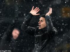 Mikel Arteta sa vzteká na hviezdy Arsenalu za výkon v remíze vo Wolves a priznáva, že displej vyvoláva otázky o ich mentálnej sile v boji o titul Lídri Premier League Mikel Arteta sa pošmykli proti najhoršiemu tímu v divízii