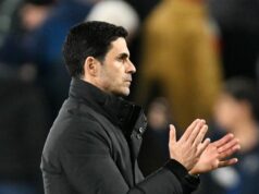 Mikel Arteta vo virálnom videu vysvetľuje, prečo nepodpísal čakajúcemu fanúšikovi Arsenalu autogram Šéf Arsenalu Mikel Arteta