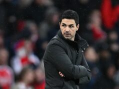 Mikel Arteta zdieľa pohľad s Viktorom Gyokeresom, keďže jeho rival má obrovský nárok na titul Arsenalu Tréner Arsenalu Mikel Arteta