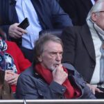 Sir Jim Ratcliffe sa pozerá