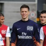 Wojciech Szczesny so spoluhráčmi z Arsenalu