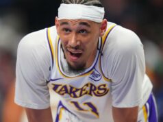 NBA suspenduje centra Lakers Jaxsona Hayesa na jeden zápas NBA suspenduje centra Lakers Jaxsona Hayesa na jeden zápas