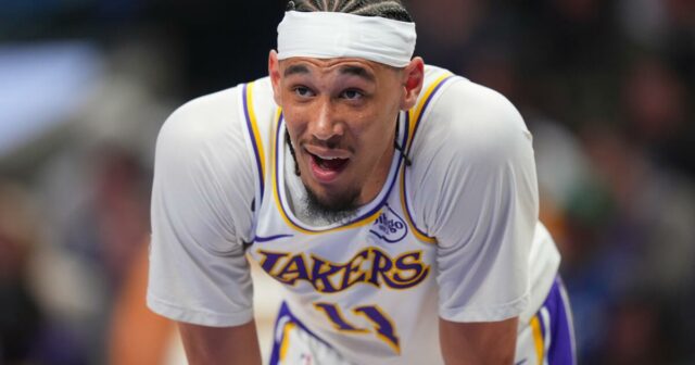 NBA suspenduje centra Lakers Jaxsona Hayesa na jeden zápas
