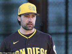 Nadhadzovač San Diega Padres Matt Waldron podstúpil operáciu „infekcie v zadnej časti“ Nadhadzovač San Diego Padres Matt Waldron čelí operácii toho, čo bolo prvýkrát opísané ako „infekcia v zadnej časti“ a neskôr sa ukázalo, že ide o problém s hemoroidmi.