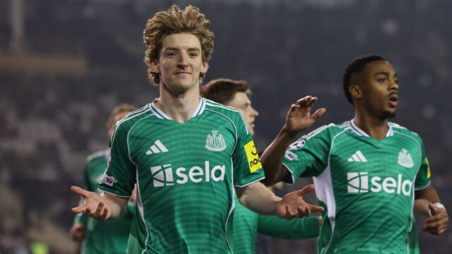 Nahnevaný Trippier podporuje „nešťastného“ spoluhráča proti chamtivému Gordonovi v zápase Nahnevaný Trippier podporuje „nešťastného“ spoluhráča proti chamtivému Gordonovi v zápase Ligy majstrov