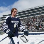 Hokejová hviezda Penn State Gavin McKenna bola obvinená z ťažkého ublíženia na zdraví