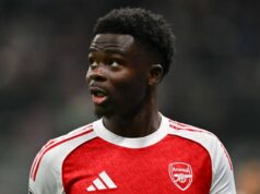 Najnovšie z Arsenalu: Bukayo Saka dostal nový verdikt, keď Wayne Rooney komentoval MILÁNO, TALIANSKO – 20. JANUÁRA: Bukayo Saka z Arsenalu FC reaguje počas fázy MD7 zápasu Ligy majstrov UEFA 2025/26 medzi FC Internazionale Milano a Arsenal FC na štadióne San Siro 20. januára 2026 v talianskom Miláne. (Foto: Marco Mantovani/Getty Images)
