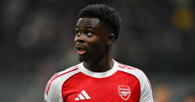 MILÁNO, TALIANSKO – 20. JANUÁRA: Bukayo Saka z Arsenalu FC reaguje počas fázy MD7 zápasu Ligy majstrov UEFA 2025/26 medzi FC Internazionale Milano a Arsenal FC na štadióne San Siro 20. januára 2026 v talianskom Miláne. (Foto: Marco Mantovani/Getty Images)