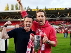 Nápadný verdikt Ryana Reynoldsa a Roba Maca o odvolaní manažéra Wrexhamu Phila Parkinsona Ryan Reynolds