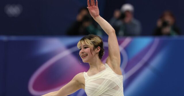 Návrhárka z LA Lisa McKinnon vytvára americké krasokorčuliarske šaty Návrhárka z LA Lisa McKinnon vytvára americké krasokorčuliarske šaty