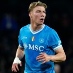 Rasmus Hojlund z SSC Neapol počas zápasu Serie A medzi SSC Neapol a AS Rím na štadióne Diega Armanda Maradonu