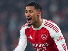 Nepravdepodobná posila Ethana Nwaneriho po liečbe Arsenalom rozhnevala Williama Salibu Ethan Nwaneri a William Saliba