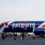 New England Patriots pristáli v Kalifornii pred Super Bowl LX