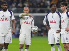 Nočná mora Tottenhamu žreb Ligy majstrov ako najlepší európsky strelec pripravený zmariť nádeje Xavi Simons z Tottenhamu Hotspur a jeho spoluhráči sa pozerajú na zápas fázy MD8 Ligy majstrov UEFA 2025/26 medzi Eintrachtom Frankfurt a Tottenhamom Hotspur na Frankfurt Stadion 28. januára 2026 vo Frankfurte nad Mohanom v Nemecku.