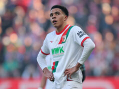 Obranca Augsburgu Noahkai Banks (20) je stále otvorený výmene USMNT za Nemecko Download app from appStore