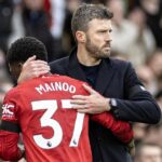 Kobbie Mainoo a Michael Carrick