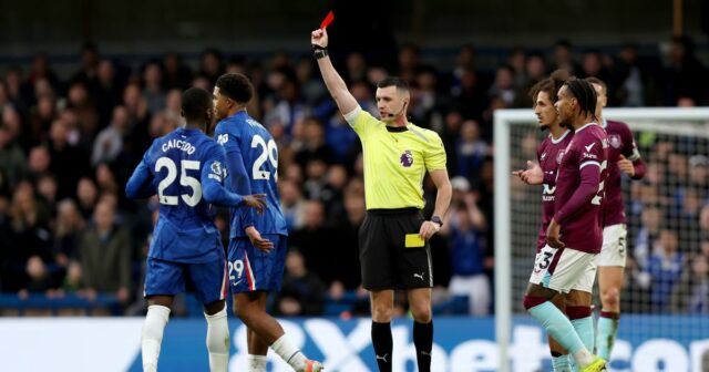 Obrovská posila Arsenalu ako kľúčová hviezda Chelsea bola zakázaná pre rozhodujúci súboj o titul
