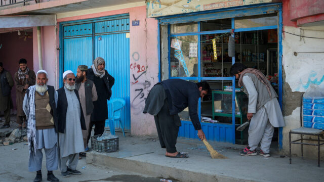 Obyvatelia opisujú paniku, keď Pakistan útočí na Afganistan v „otvorenej vojne“ | Taliban
