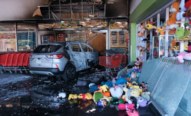 Obyvatelia vyvolávajú poplach, keď násilie zasiahlo Guadalajara, kde sa budú Obyvatelia vyvolávajú poplach, keď násilie zasiahlo Guadalajara, kde sa budú konať zápasy majstrovstiev sveta | Správy o majstrovstvách sveta 2026