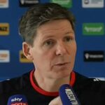 Oliver Glasner hovorí fanúšikom Crystal Palace, aby 'ZOSTAŇTE POKROMNÍ', pretože 'zabudli, odkiaľ prišli' - keďže šéf Eagles má mimoriadny vplyv na svojich priaznivcov.