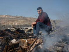 Osadníci opakovane vyháňajú Palestínčanov z okupovaných domovov na Západnom brehu | Okupovaný Západný breh Osadníci opakovane vyháňajú Palestínčanov z okupovaných domovov na Západnom brehu | Okupovaný Západný breh
