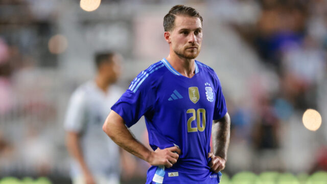 Otec Alexis Mac Allister reaguje na zvesti Manchestru United
