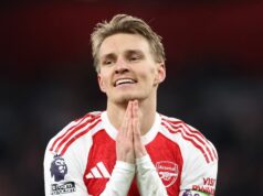 Päť najlepších zarábajúcich hráčov Arsenalu ako hráča ohromeného obrovským platom Martina Odegaarda Martin Odegarard z Arsenalu