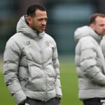 Hlavný tréner Liam Rosenior z Chelsea počas tréningu na Chelsea Training Ground 27. februára 2026 v Cobhame v Anglicku