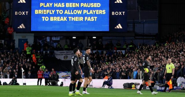 Pep Guardiola kritizoval prívržencov Leedsu, ktorí vypískali ramadán a urobili Pep Guardiola kritizoval prívržencov Leedsu, ktorí vypískali ramadán a urobili z Male City hviezdy|Futbal|Športová aktivita